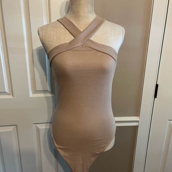 Tops - nude Ribbed cross neck body suit